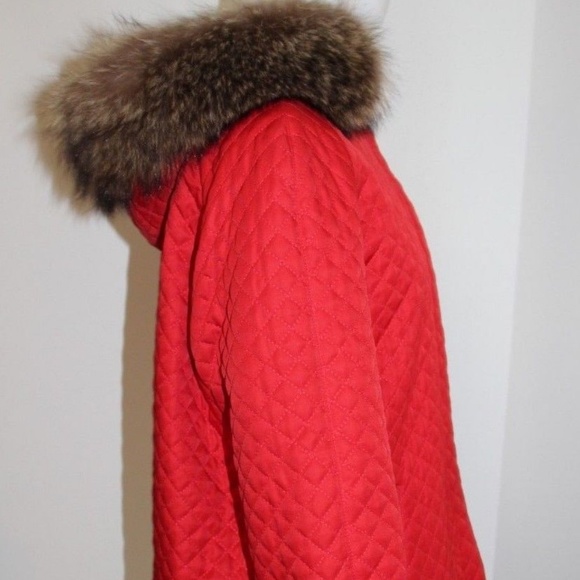 Burberry Red Quilted Coat - Picture 8 of 15